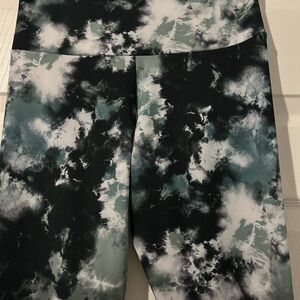 Onzie Black and Green Patterned Leggings